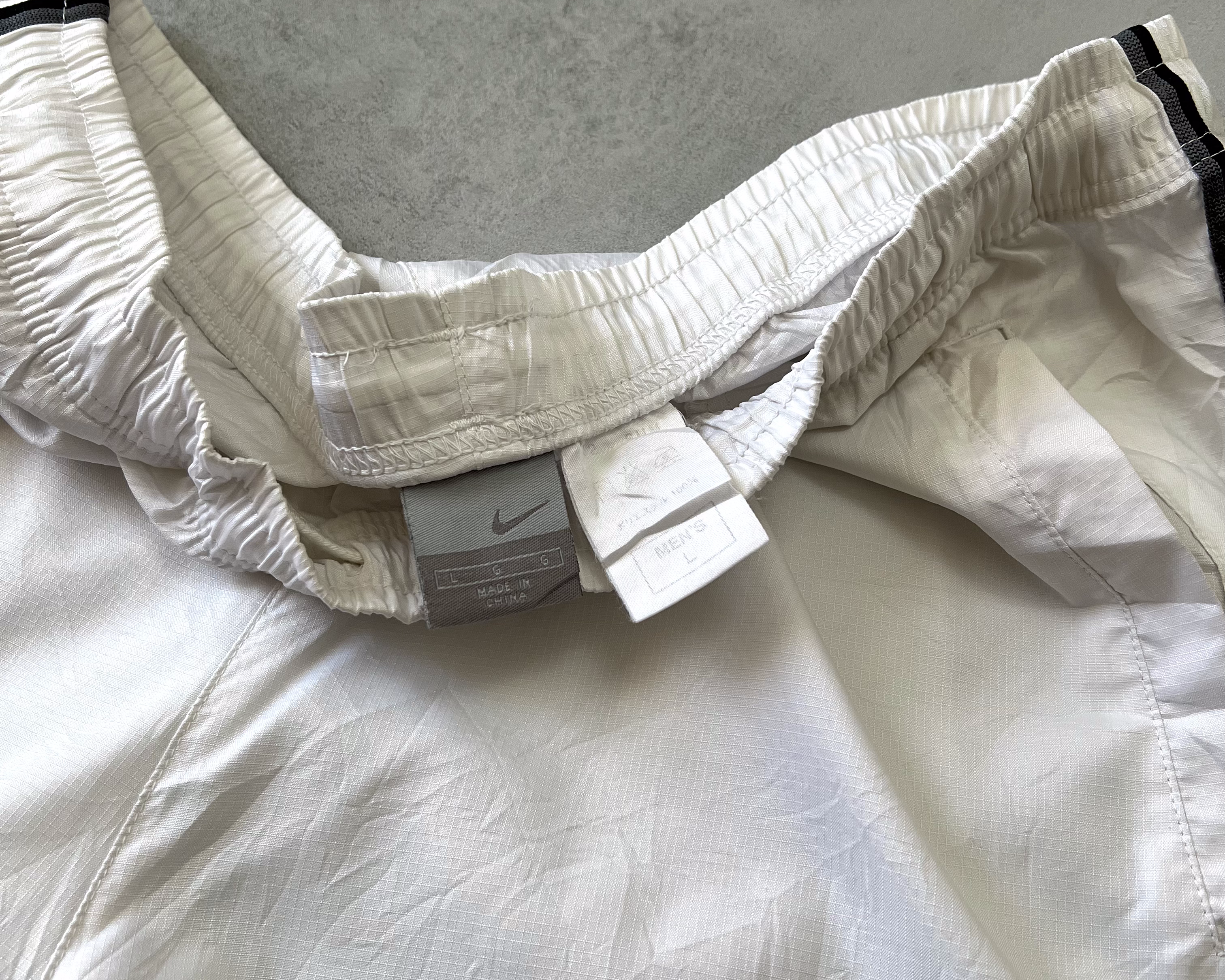 Nike 2000s trackpants (XL)