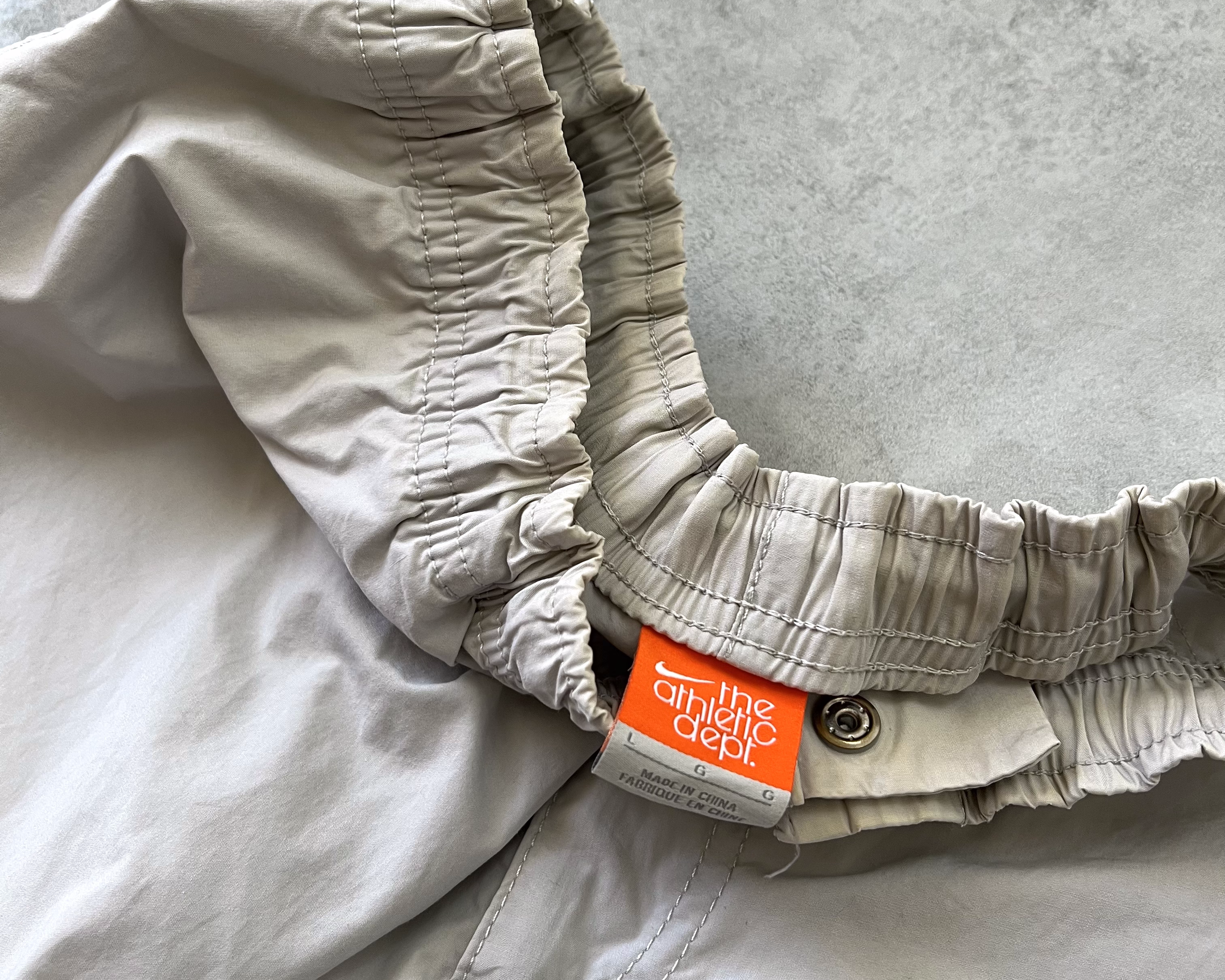 Nike RARE 2000s trackpants (L)