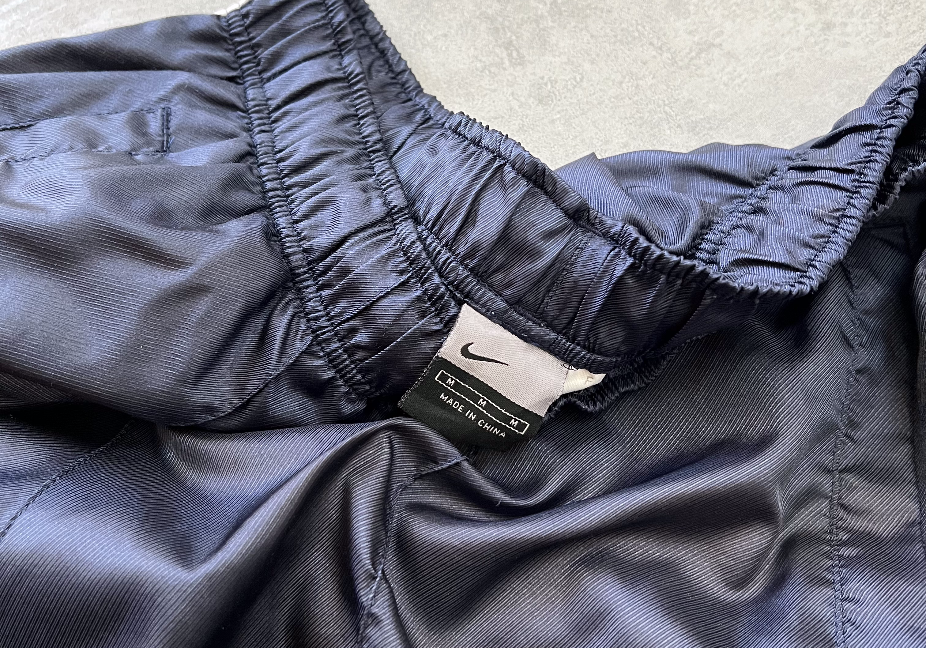 Nike 2000s trackpants (M)