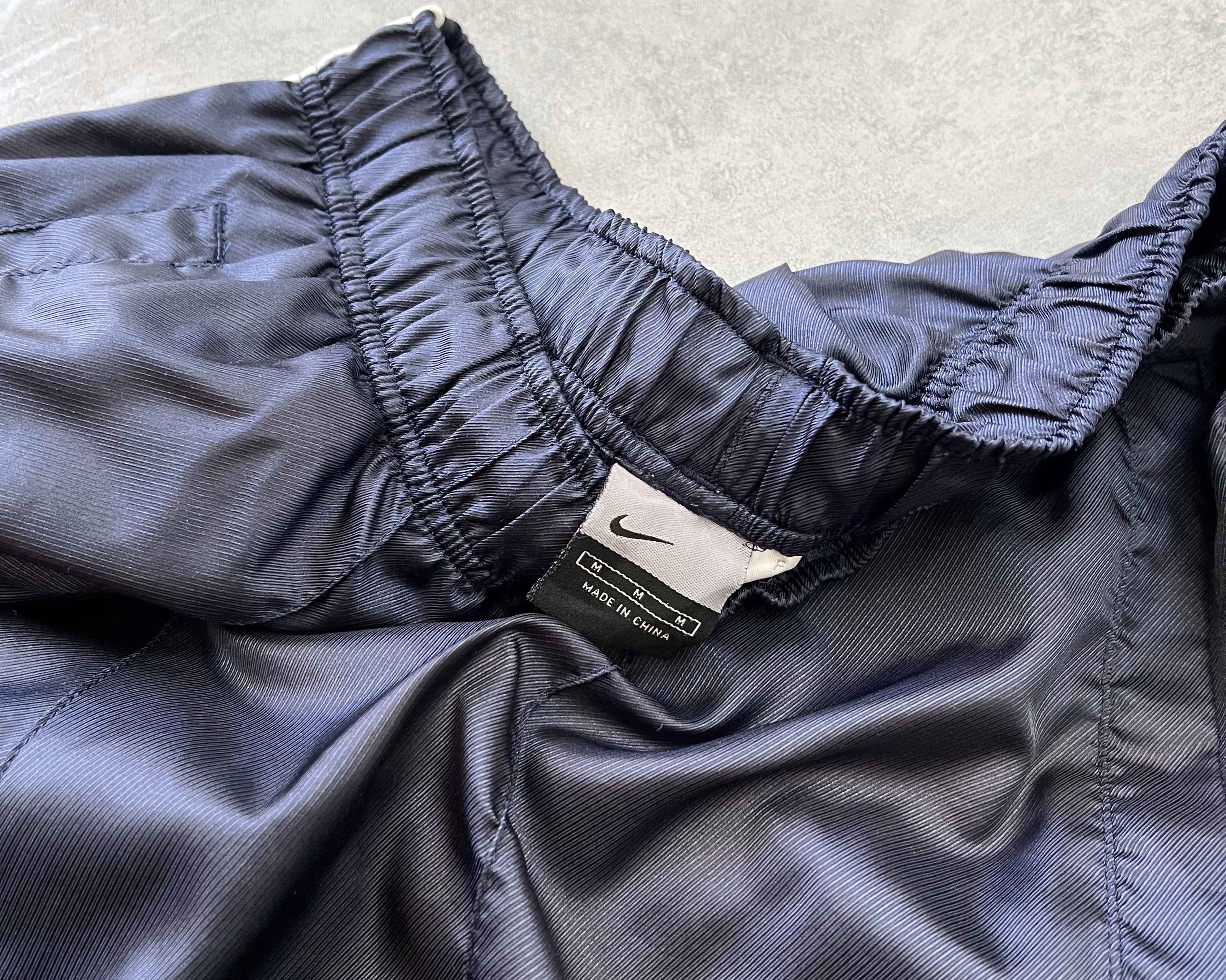 Nike 2000s trackpants (M)