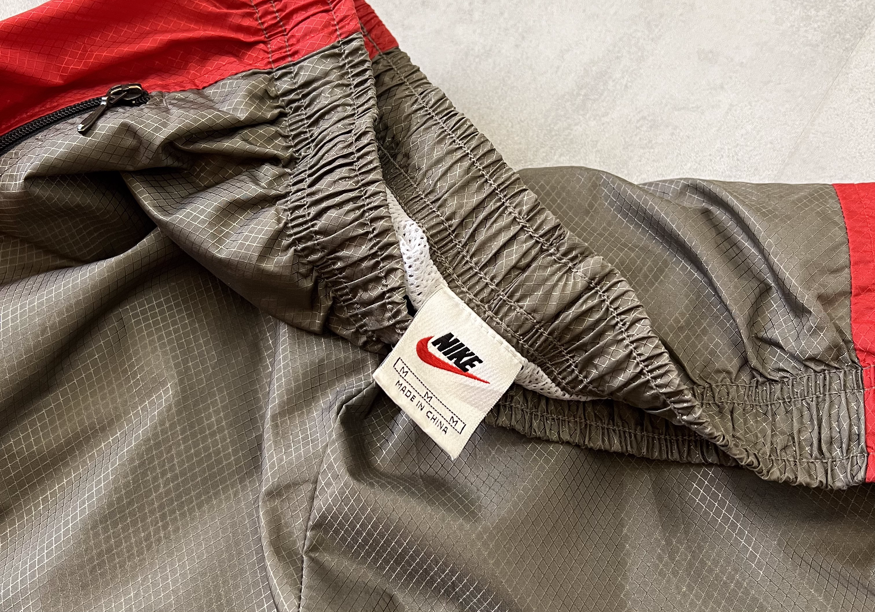 Nike 2000s double swoosh trackpants (M)