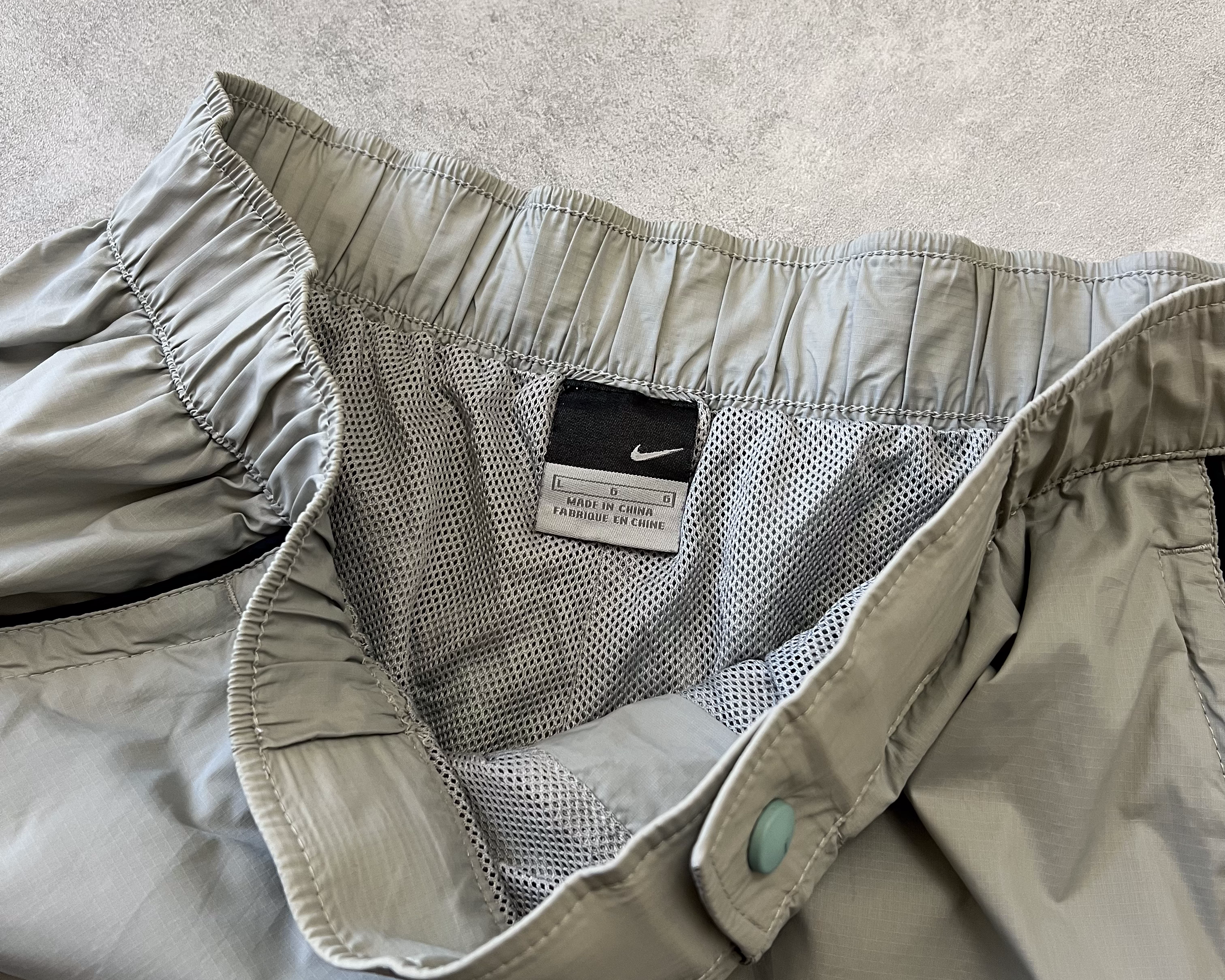 Nike 2000s trackpants (L)