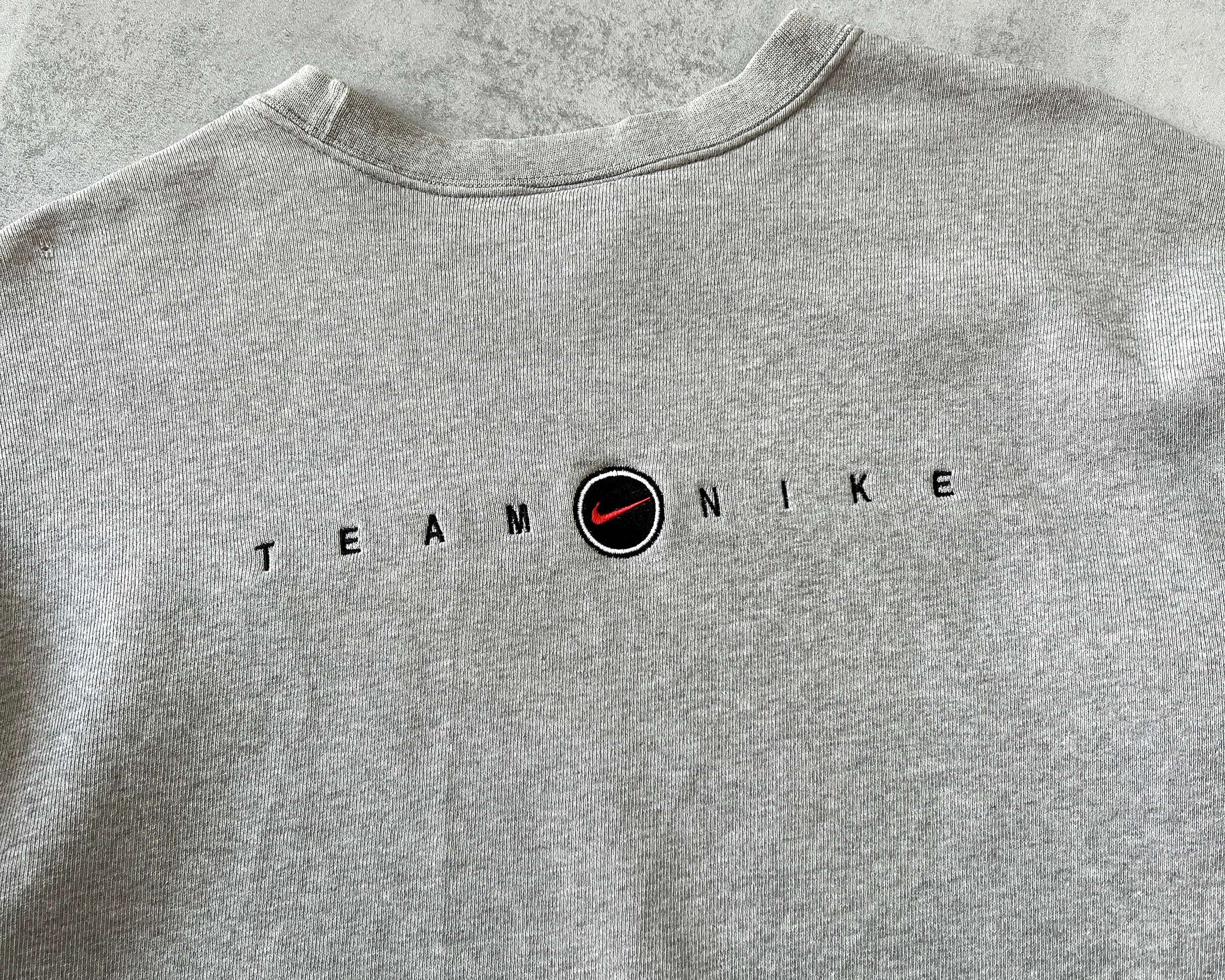 Nike 2000s heavyweight embroidered sweatshirt (M)