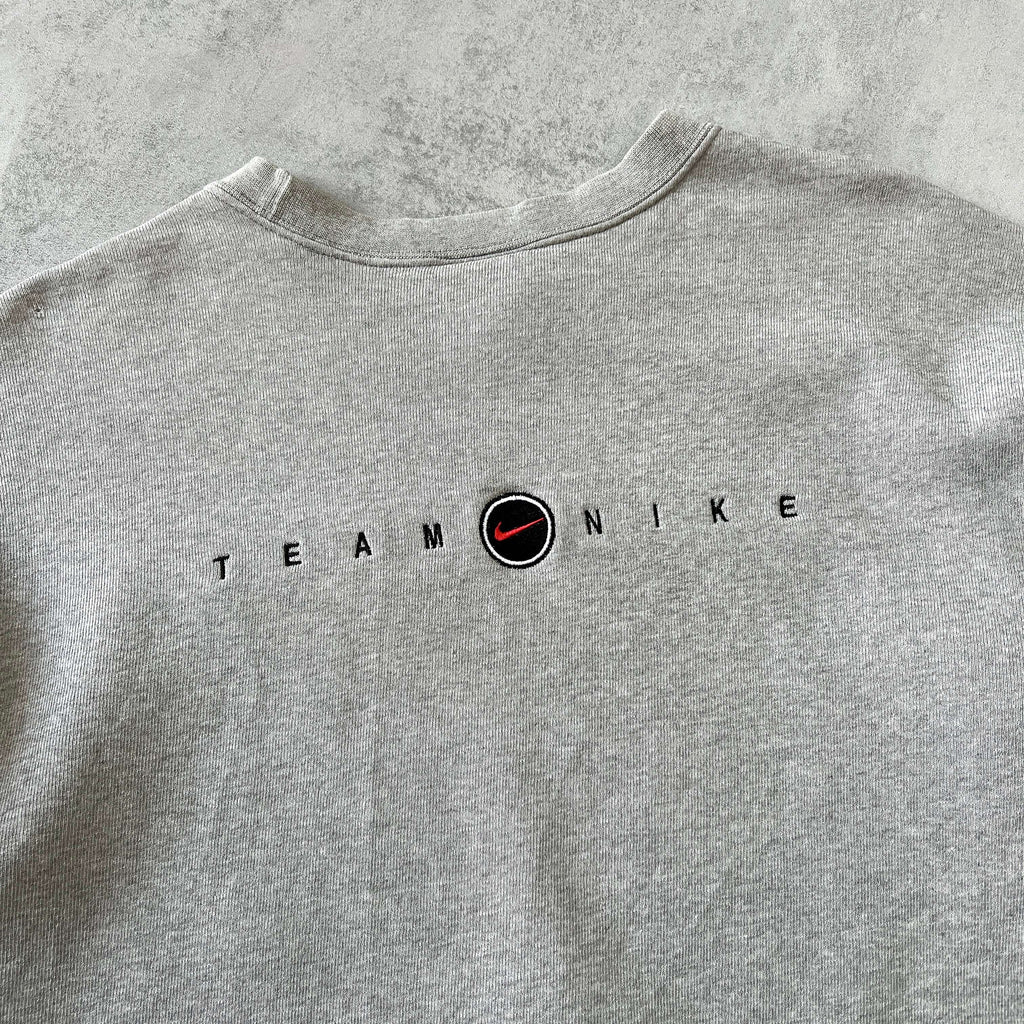 Nike 2000s heavyweight embroidered sweatshirt (M)