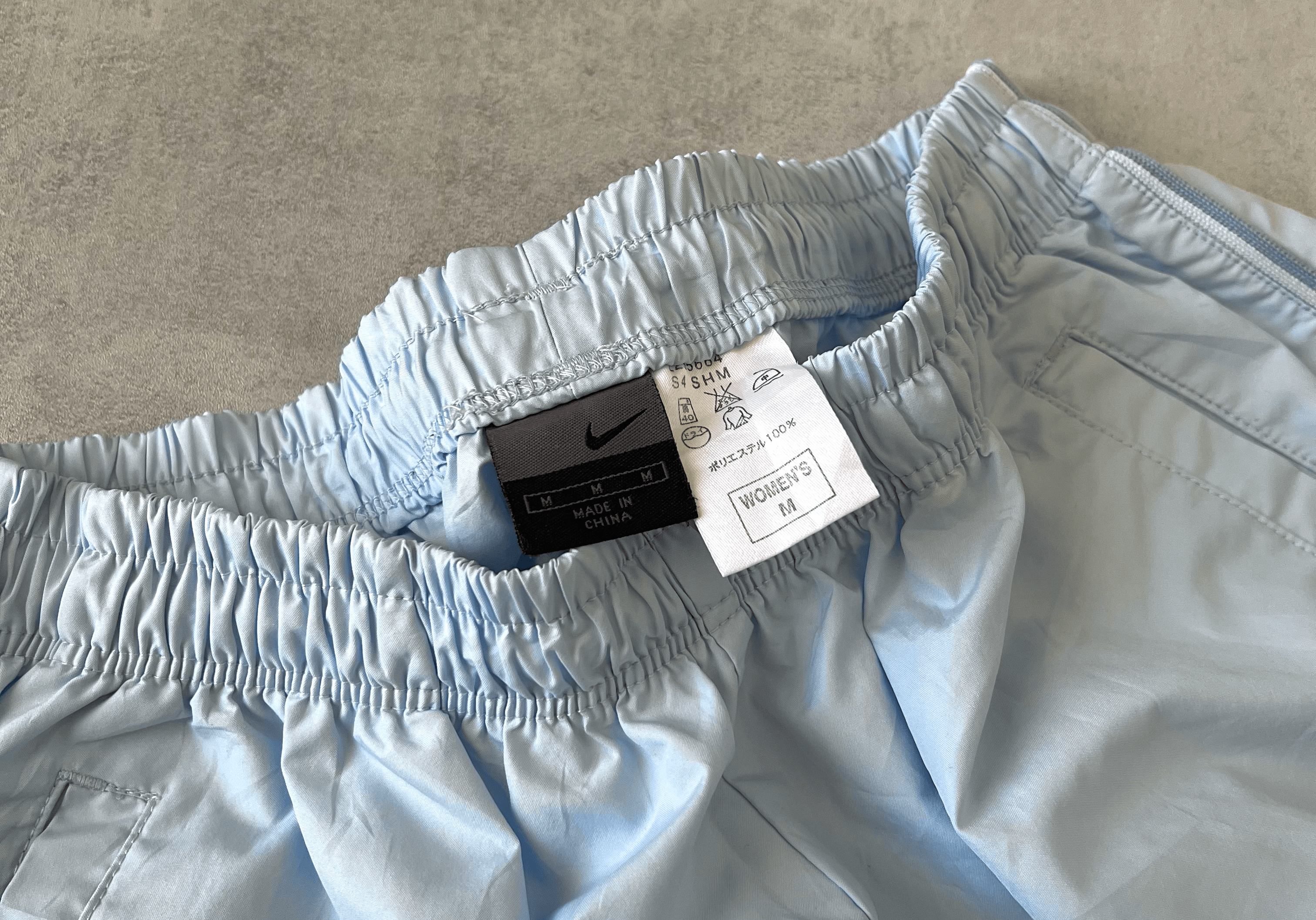 Nike 2000s trackpants (M)