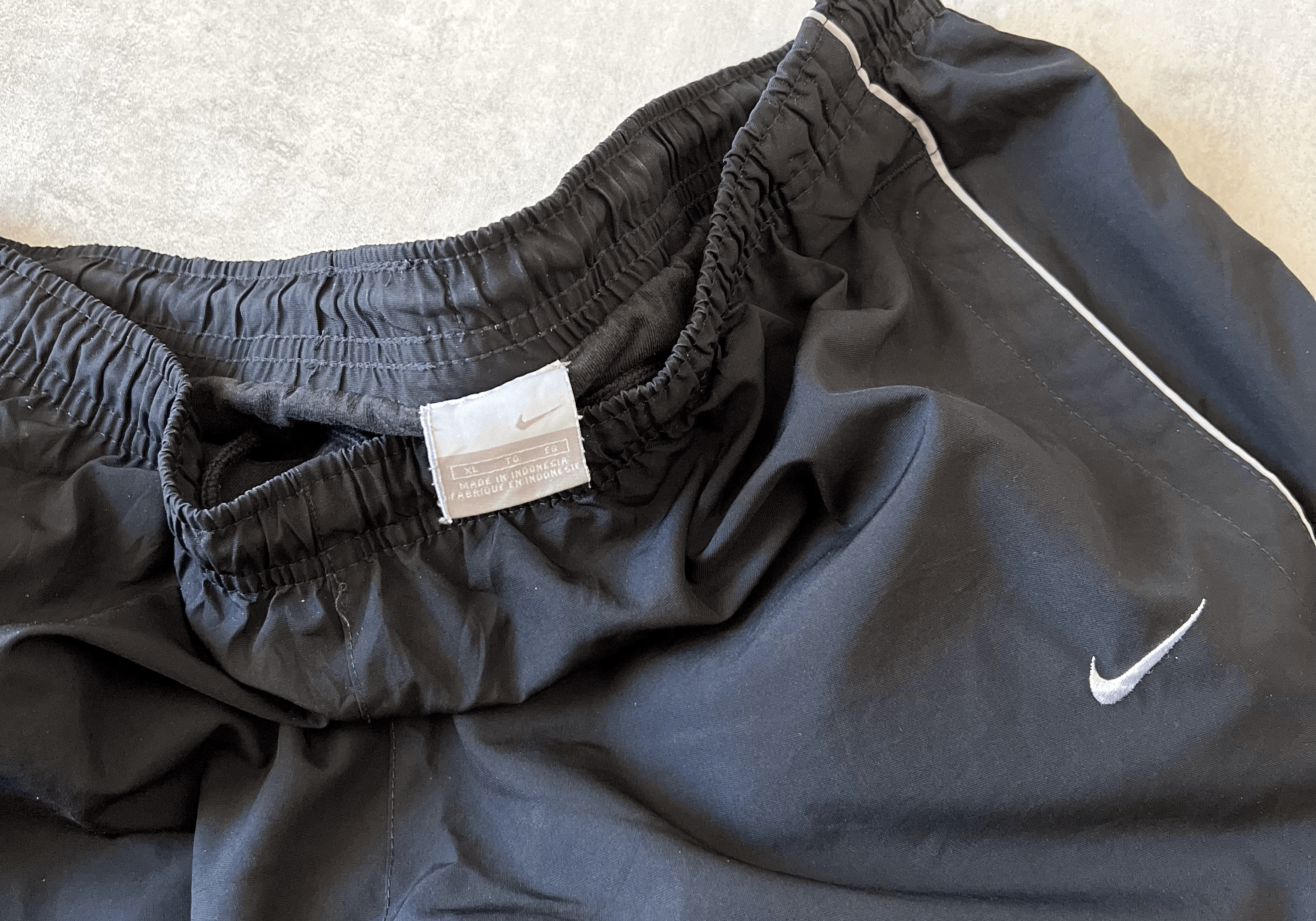 Nike 2000s trackpants (XL)