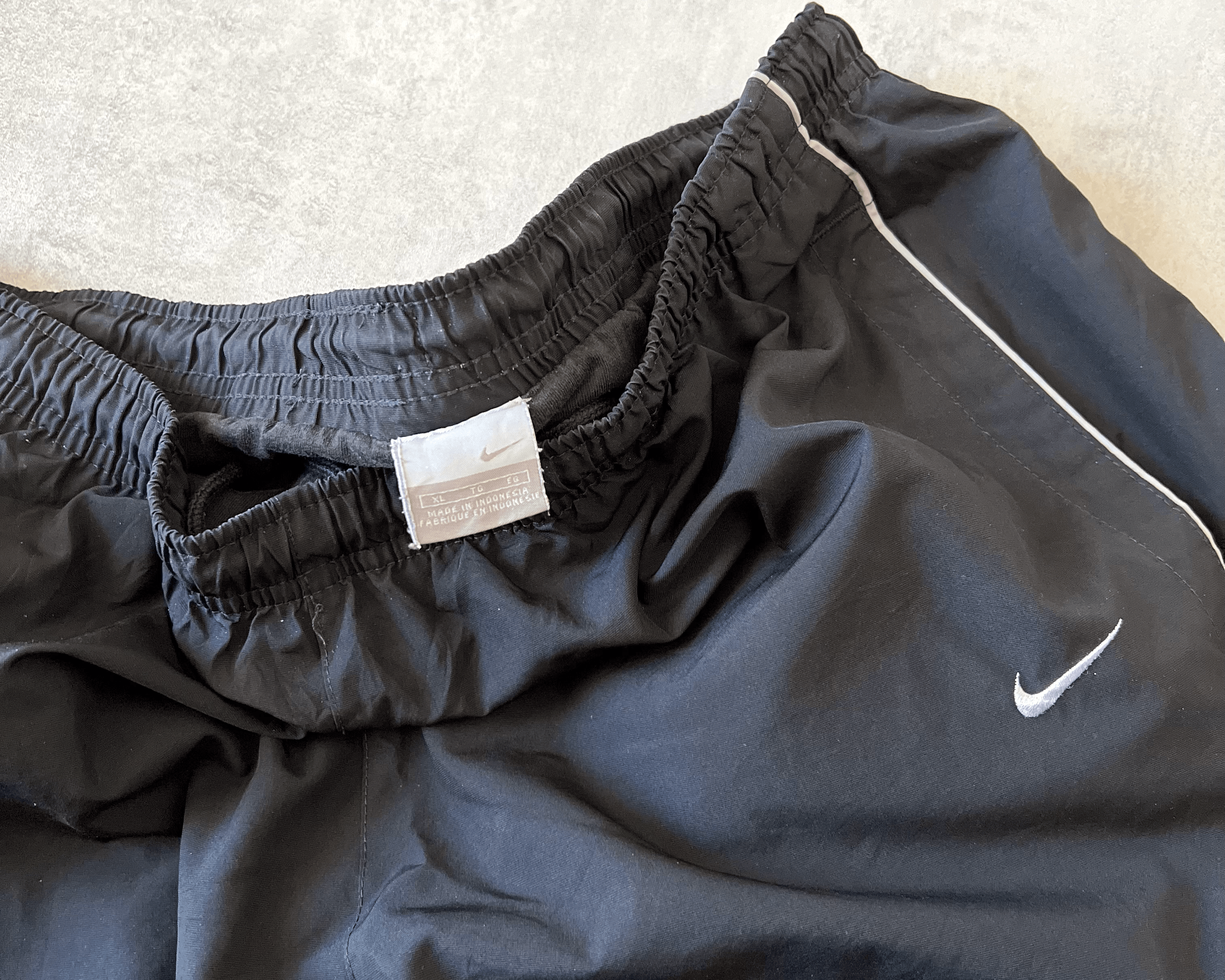 Nike 2000s track pants (XL)