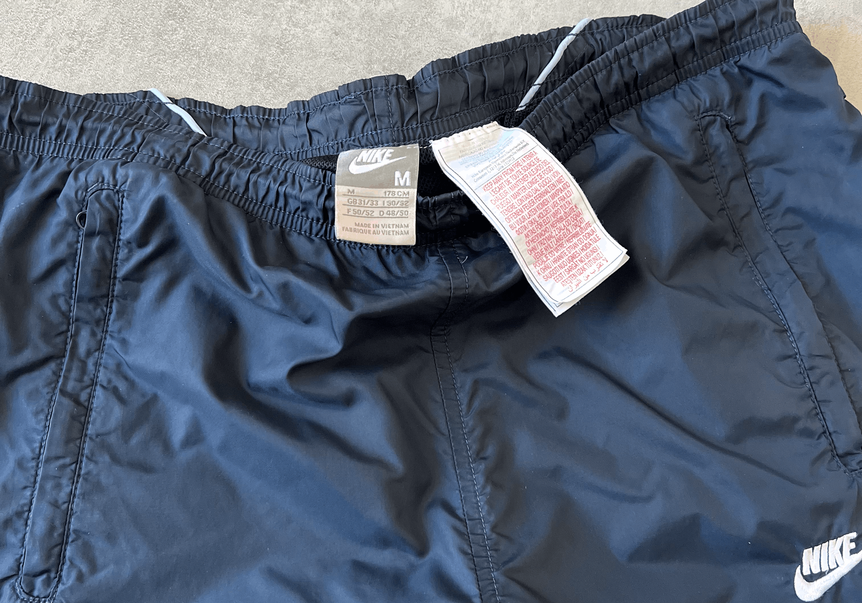 Nike RARE 2000s double swoosh trackpants (M)