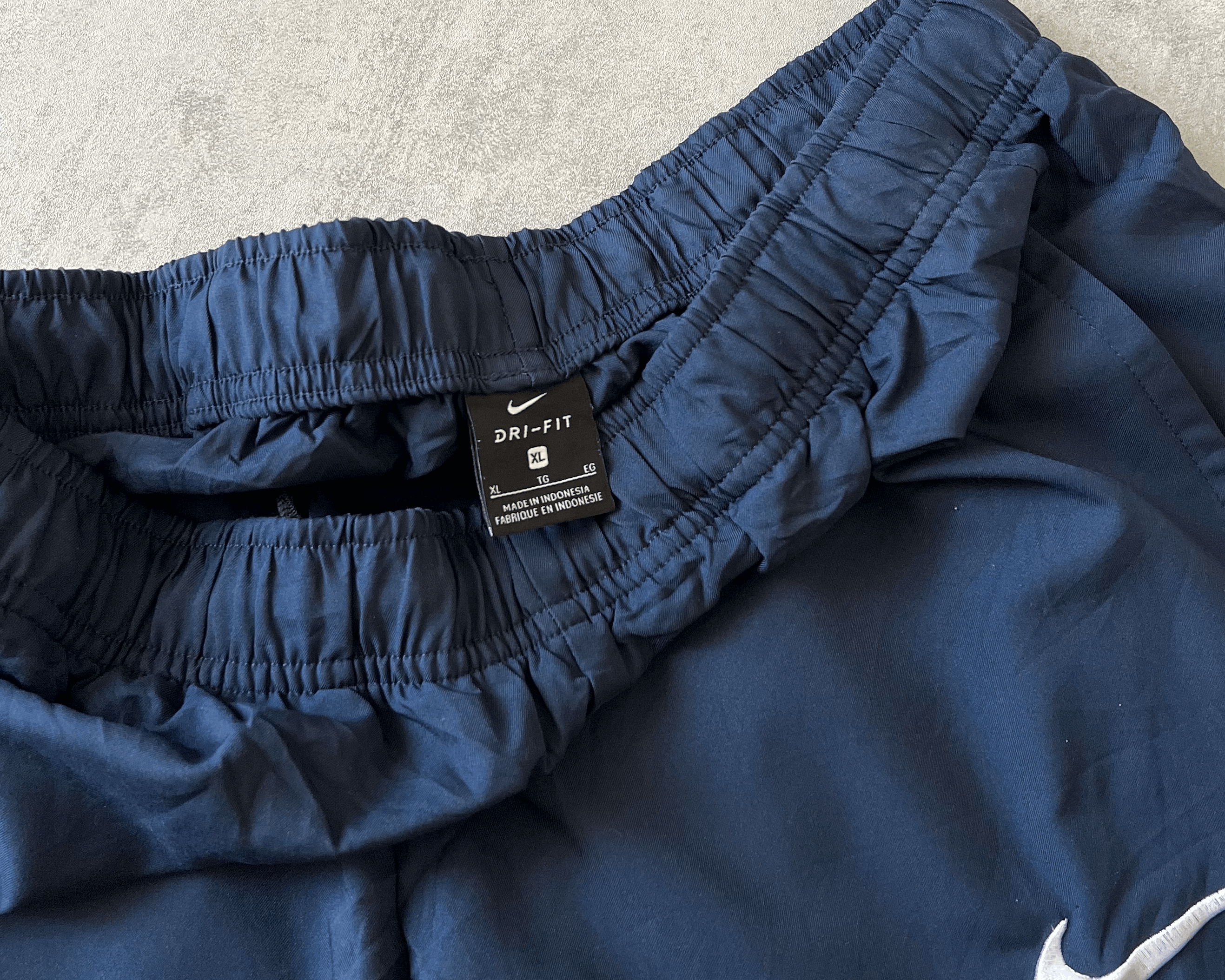 Nike 2000s track pants (XL)